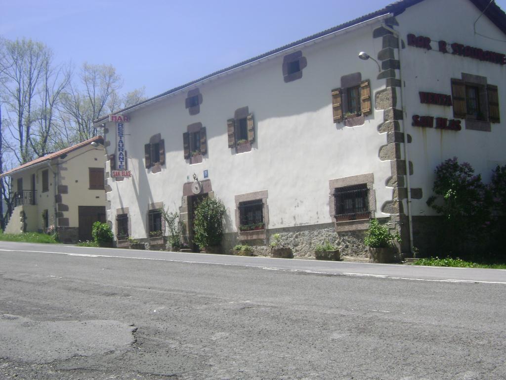Hostal Venta San Blas Almándoz المظهر الخارجي الصورة